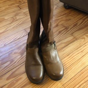 Brown boots - never worn - size 10